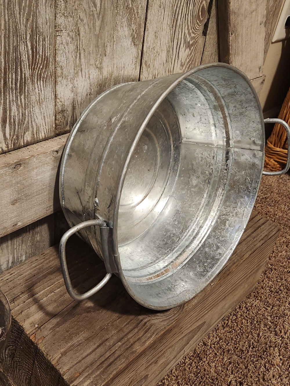 Behrens Brand, Galvanized Metal Tub with Handles - Silver